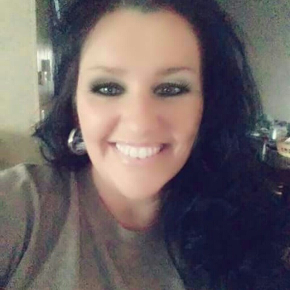 Meet your Posher, Melissa - Picture 4 of 8